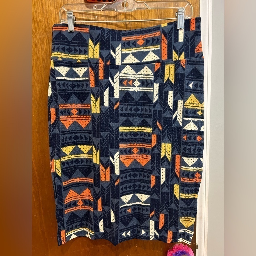 LuLaRoe Cassie size Large Pull On Geometric Skirt